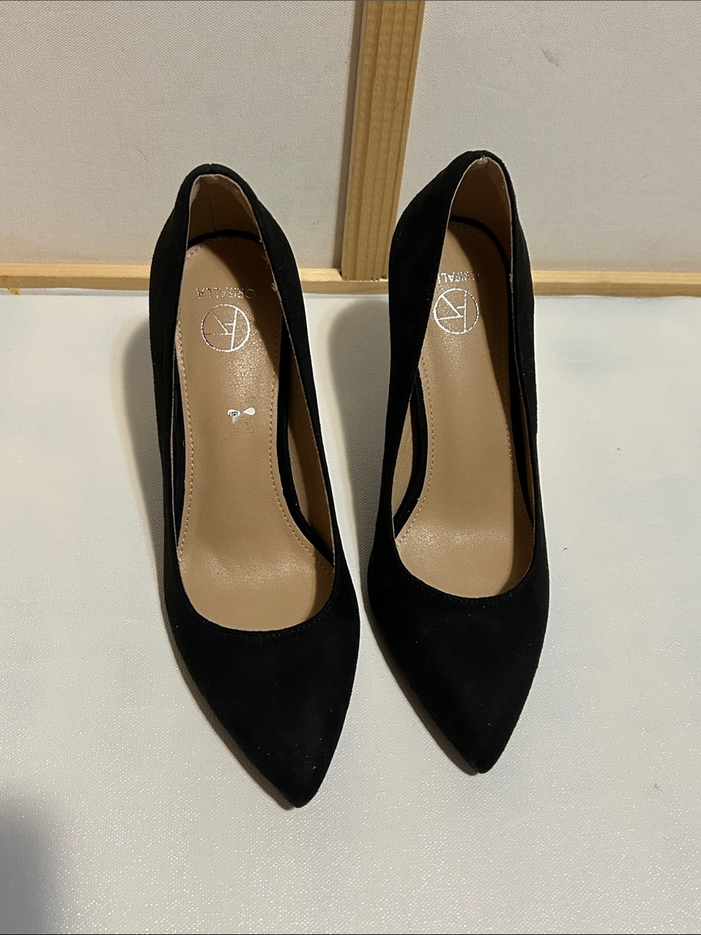 Classic Black Pointed Toe Women's Pumps - Elegant Everyday Heels